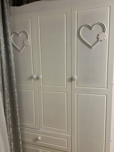 Beşiklər: Oğlan və qız üçün, Dördbucaq, Beşik, Dəstsiz, Matrassız, Yellənmə mexanizmsiz — 9