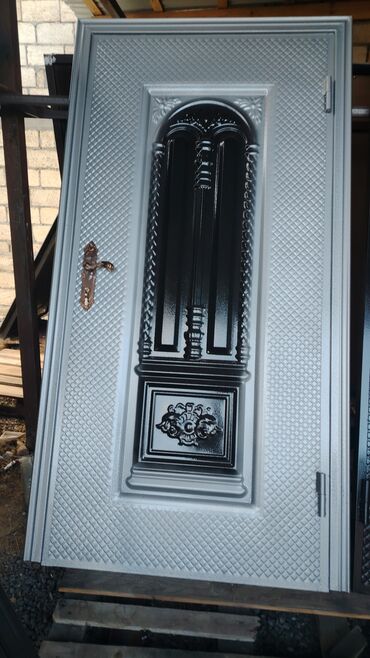 Giriş qapıları: Mənzil üçün Yeni Giriş qapısı Çərçivə ilə, Zəmanətli, Ödənişli quraşdırma, Ödənişli çatdırılma — 3