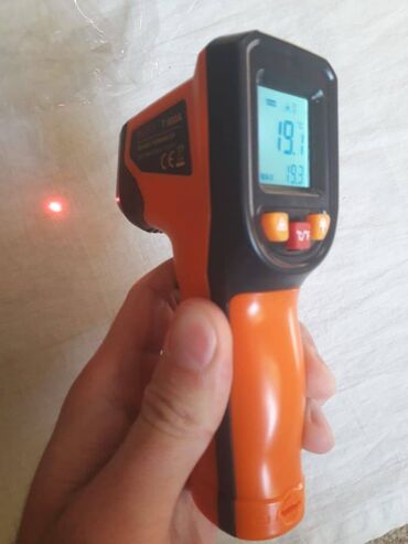 lazer mayak: Infrared lazerli termometr. -50 ~ 600 dərəcə temperaturu ölçə bilir