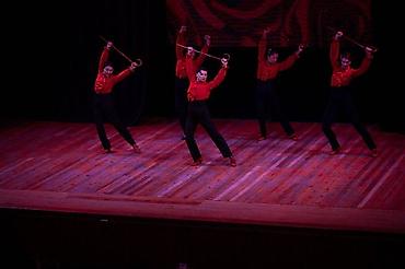 Другие услуги в сфере красоты и здоровья: Театр-студия фламенко "Эсмеральда" начинает набор в группу фламенко с — 12