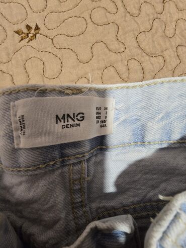 Qadın şalvarları: Bu dəstə müxtəlif üslublu dörd qadın şalvarı və bir qara ətək — 34