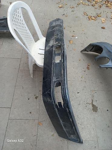 w202 ön bufer: Mercedes 4 göz arxa buferin yarı hisseleri 1996 model — 2