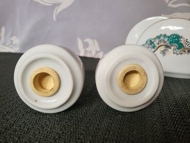 Kuhinjski setovi: Set nov salnik i drzac za salvete Apulum porcelan 70te.god. Nov set — 7