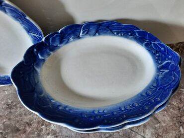 набор посуды бу: Тарелки СССР, размер 20×15 см, 11 шт (по 100 с), чайник, сливочник