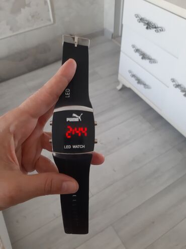 swatch x omega купить: LED-часы Puma - Электронный дисплей с красной LED-подсветкой: время