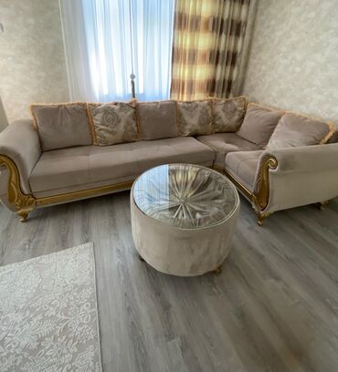 Mebel: Künc divan, İşlənmiş