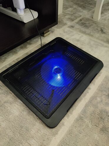 подставки для компьютера: Охлаждающая подставка для ноутбука Deepcool N19 с синей подсветкой