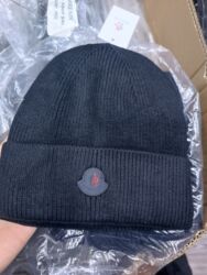 часы фирменные: Шапки оптом, отправка из Бишкека. есть разные фирмы, найк, босс, ли