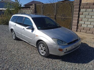 Ford: Ford Focus: 2001 г., 1.6 л, Механика, Бензин, Универсал