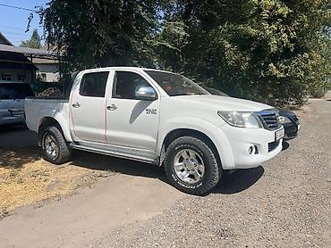 бампер mitsubishi delica: Toyota Hilux: 2014 г., 2.7 л, Механика, Бензин, Пикап — 2