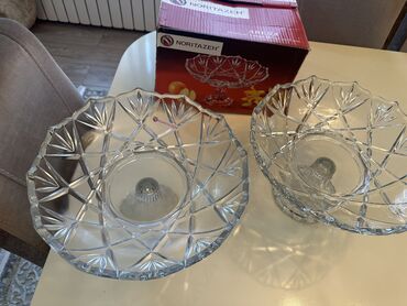 luminark qablar: 2 ədəd meyve qabi
1 i qutuludu tezedir digeri üutusuz
18 manat