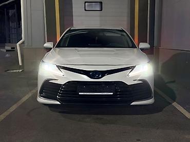 Toyota Camry: 2022 г., 2.5 л, Вариатор, Гибрид, Седан at lalafo.kg Toyota Camry: 2022 г., 2.5 л, Вариатор, Гибрид, Седан