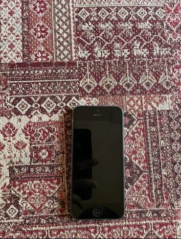 Telefonda hec bır problem yoxdu ıphone 5 dır sadece telefon ıclotdadı