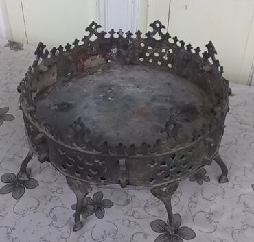 CD, DVD disklər və kassetlər: Qedimi manqal
