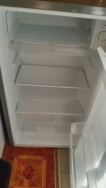 прадаю холодильник: Холодильник Hisense, Однокамерный
