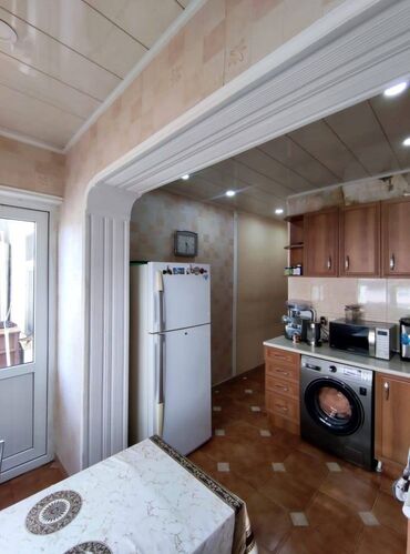 Köhnə tikili: Bakı, 4 otaqlı, Köhnə tikili, m. Əhmədli, 100 kv. m — 6