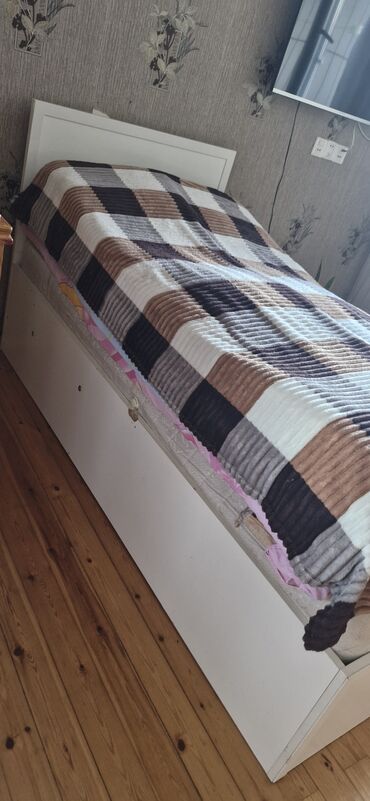 Təknəfərlik çarpayı, Bazalı, Matras ilə, Siyirməsiz