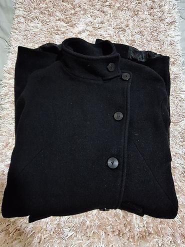 Kaputi: Zara vuneni kaput – crni, elegantan i topao. - Veličina: XS (odgovara — 4