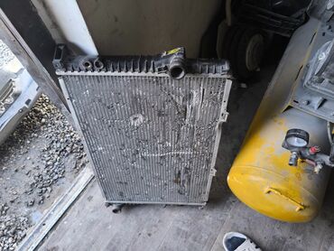 Радиаторы: Продаю радиатор бмв е 39 оригинал на ремонт 2000