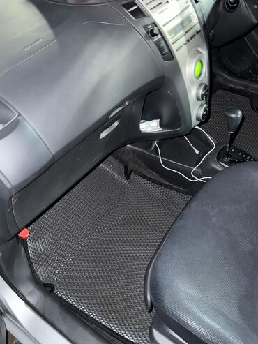 Toyota: Toyota Vitz: 2005 г., 1.3 л, Автомат, Бензин, Хэтчбэк — 7