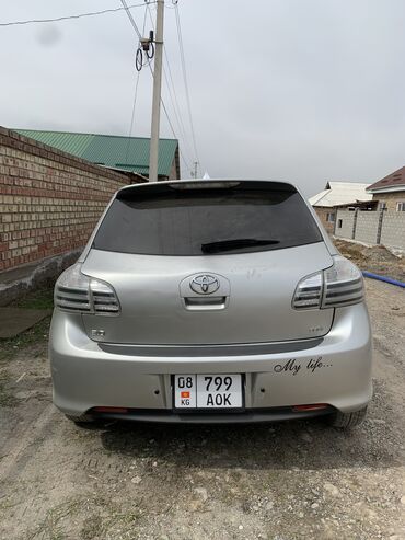 Toyota: Toyota Auris: 2007 г., 1.5 л, Механика, Бензин, Хетчбек