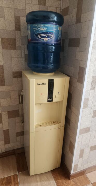 süd köpükləndirici: Dispenser Döşəməüstü