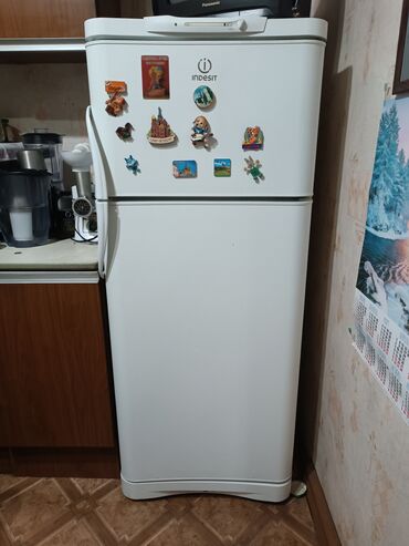 рассрочка холодильников: Холодильник Indesit, Б/у, Двухкамерный, 160 *
