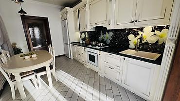 Продажа домов: 4 комнаты, 90 м², Бишкек, Центральная мечеть Собственник — 7