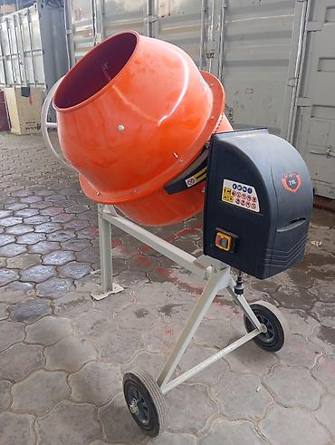 помпо миксир: Бетоносмеситель YWTT K22002 - Электродвигатель: 1300 Вт - Питание — 3