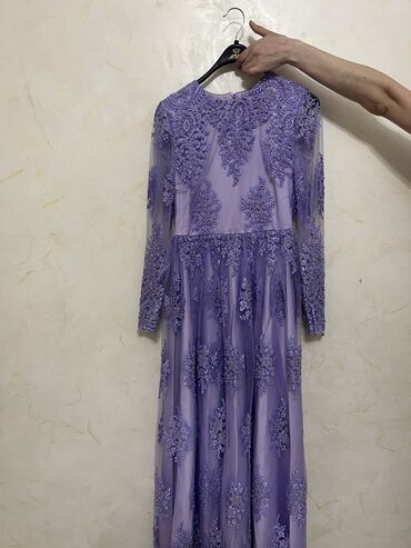 платья рубашки с фатином: Вечернее платье, Пышное, Длинная модель, Фатин, С рукавами, S (EU 36), M (EU 38)