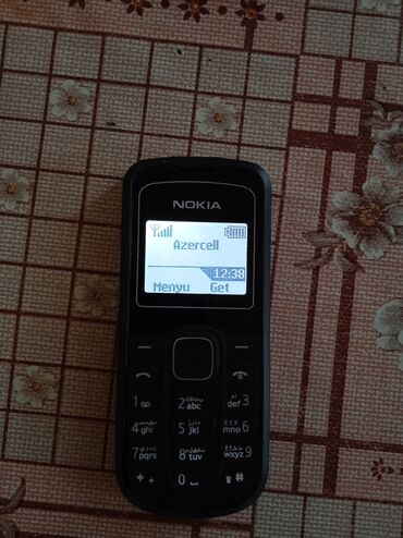 Nokia: Təmiz telefondur 
Nokia 12 02