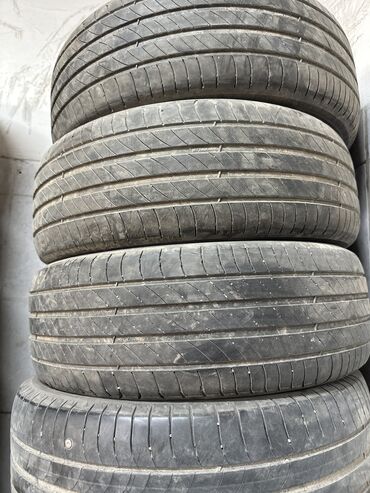 покрышки легковой автомобиль: 205.60.16. Комплект Мишлен