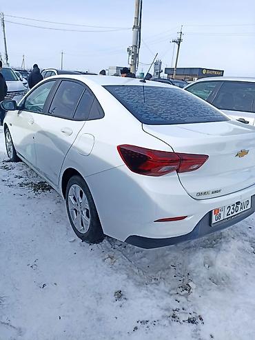 Chevrolet: Chevrolet Onix: 2020 г., 1 л, Автомат, Бензин, Седан — 4