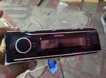 avtomobil maqnitofon: Kenwood bt304 . Her bir funksiyasi islekdir. 6 cixislidir Aparutura