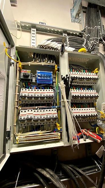 Электрики: Электрик | Установка счетчиков, Демонтаж электроприборов, Монтаж выключателей Больше 6 лет опыта — 17