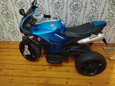 motosiklet uşaq: Uşaq üçün elektrikli üçtəkərli motosiklet - Rəng: mavi-qara, sport — 5