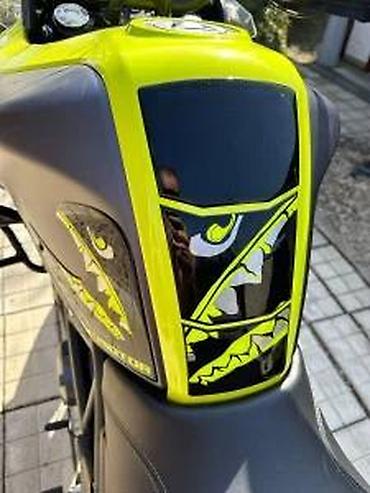 Delovi za motocikle: 3d stikeri qjmotor srt 550x tank pad - 2035 📌 opis: 3d stikeri - — 10