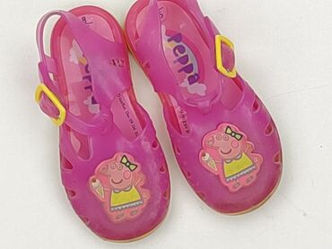 kapcie dla dzieci w ccc: Sandałki Peppa Pig, 25, Używany