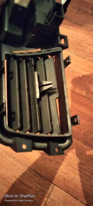 Дефлекторы воздуховодов: Дефлектор воздуховода Mitsubishi 2006 г., Б/у, Оригинал — 11