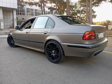 BMW: BMW 5 Series E39 sedan - Kuzov: 4 qapılı sedan, satin-mat boz rəngli — 7
