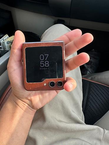 z flip 2: Məhsul: Qatlana bilən smartfon Samsung Galaxy z flip5 Yaddaş:512 — 5