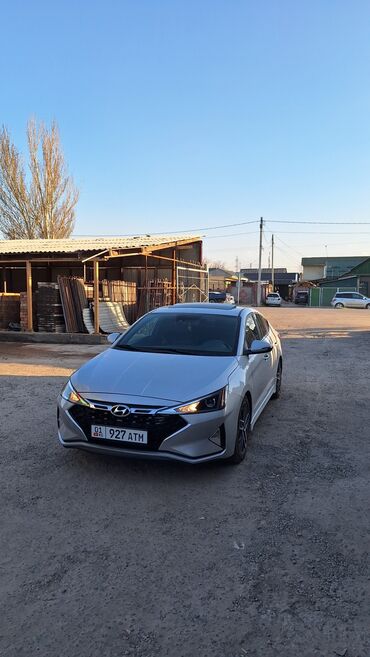 huyndai elantra: Hyundai Elantra: 2018 г., 1.5 л, Автомат, Бензин