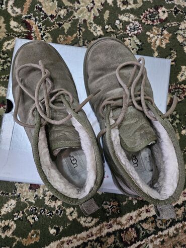 зимние сапоги аляска: Эркектердин ботинкеси, 42, UGG, Колдонулган, Акылуу жеткирүү, Өзү алып кетүү
