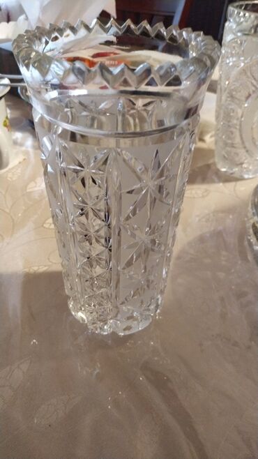 ваза напольная стеклянная высокая без узора: Bir vaza, Xrustal