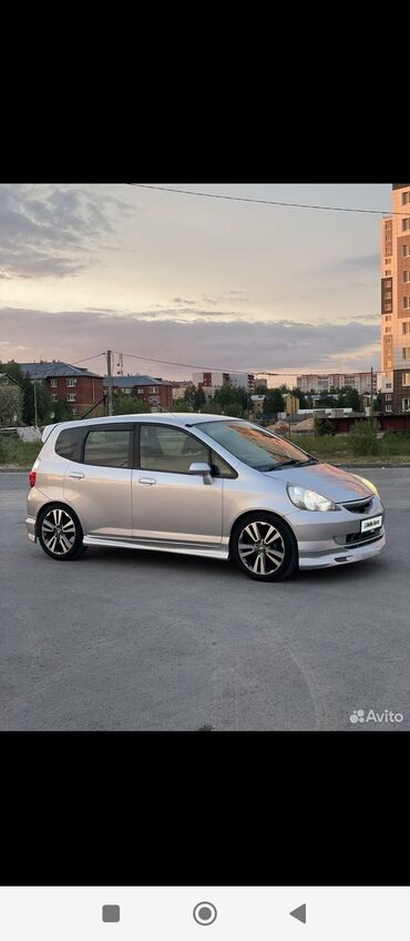 самые дорогие машины в кыргызстане: Honda Fit: 1.5 л, Вариатор, Бензин