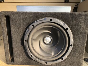 магнитофон в машину: Avtomobil üçün audio sistemi - Subwoofer: Kenwood marka basseymitir