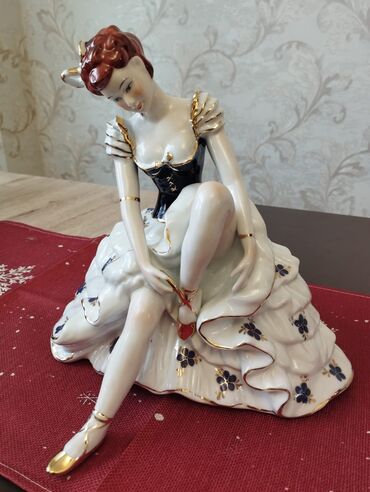 Heykəlciklər: 120 AZN Çexiyanın Porselen Balerina Fiquru. Zərləri getməyib təzə, heç — 1
