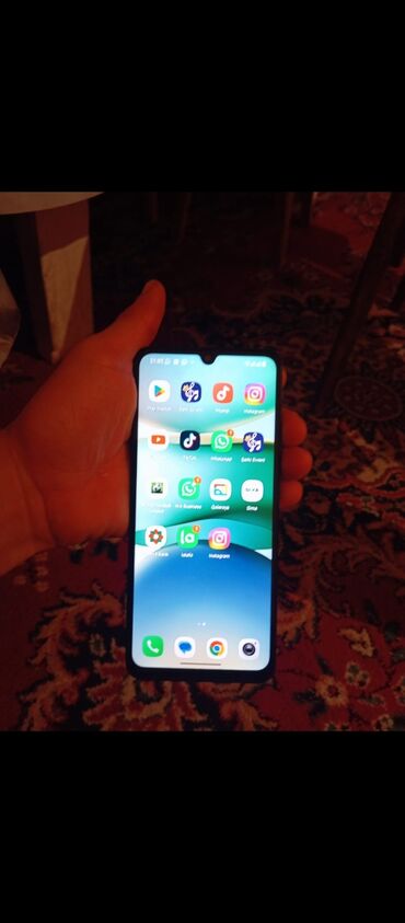 Apple iPhone: Redmi 5A. real alıcı narahad etsin. telfon 1 ayn telefonudur real