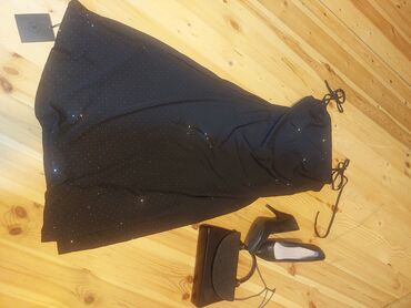 Ziyafət donları: 8 man başlayirQadın geyim və aksesuar dəsti - Qara rəngli, xırda — 1