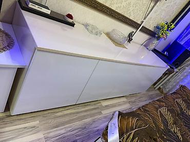 ✅kamod satılır eni 2 m
.120 AZN
Unvan nizami metro teref*AFA 1985